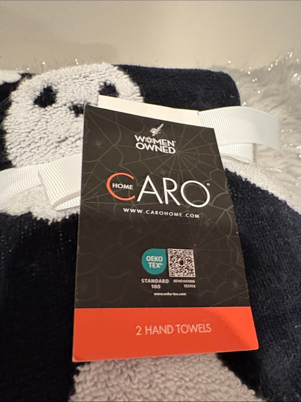 BNWT CARO Black & White Ghost Halloween Towel Set with Orange Stripe Trim - Picture 3 of 5